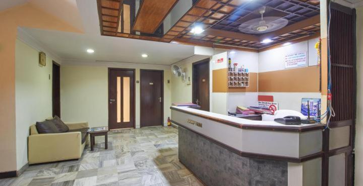 Hotel Golden Palace Pvt Ltd Mumbai Exteriör bild